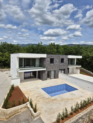 Luksuzno stanovanje 151 m² z bazenom in vrtom – 100 m od morja, Kraljevica