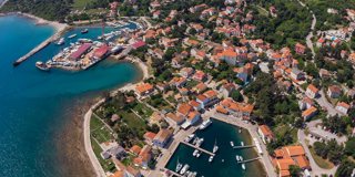 Luksuzna hiša s bazenom in zasebnim apartmajem na otoku Lošinju - Nerezine