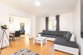 Novourejen apartma, 130 m2