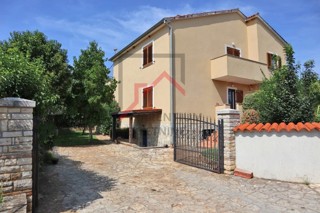 Poreč, hiša s 3 stanovanjskimi enotami