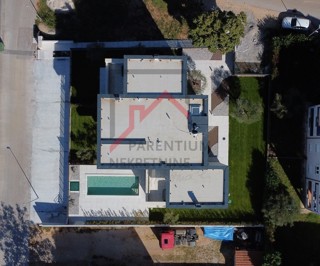 Poreč, Luksuzna Hiša z Bazenom in Pogledom na Morje!