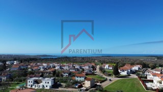 Istra, okolica Poreča - Gradbeno zemljišče pravilne oblike 2 km od morja