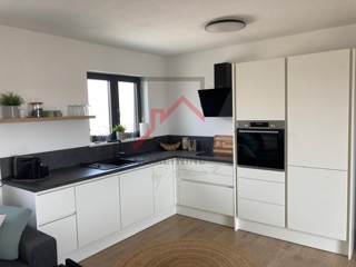 Istra, Poreč - Moderno stanovanje v mirni vasi, idealno za bivanje in investicijo