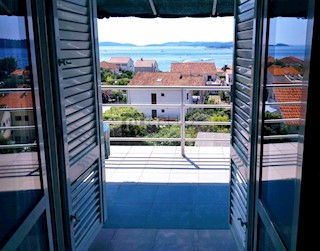 Hiša s čudovitim pogledom na morje in Korčulo...