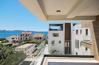 Luksuzni penthouse - zelo blizu morja, takoj vseljivo!
