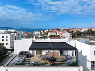 Luksuzni penthouse - zelo blizu morja, takoj vseljivo!