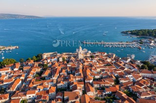 Mesto Krk – Parcela pravilne oblike, vrhunska lokacija!