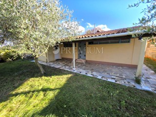 Območje Malinske, samostojna hiša za prenovo!