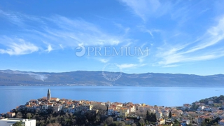 Vrbnik, penthouse z jacuzzijem in pogledom na morje!