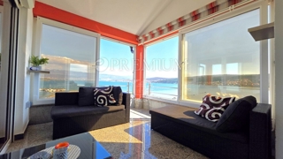 Otok Krk, Uvala Soline apartma prva vrsta ob morju!