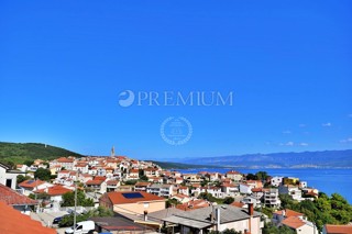 Vrbnik, zazidljivo zemljišče z razgledom na morje, 150.000 €