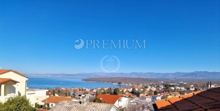 Njivice – Hiša naprodaj s pogledom na morje!