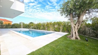 Malinska, nova hiša z modernim dizajnom!