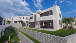 Malinska center, zemljišče za 3 hiše, 80 m od morja!