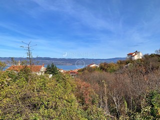 Vrbnik, gradbeno zemljišče s prekrasnim pogledom na morje!