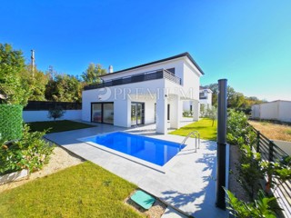 Malinska, nova družinska hiša na mirni lokaciji!