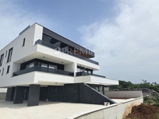 Mesto Krk, prodaja luksuznega apartmaja v pritličju!