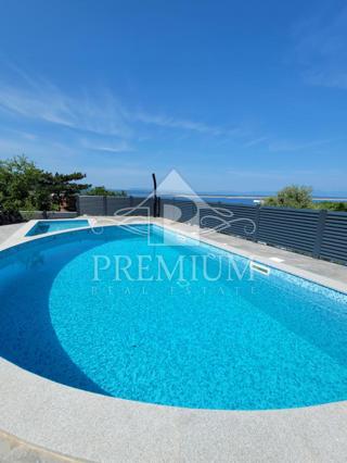 VILA Z BAZENOM, NA MIRNI LOKACIJI