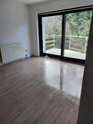 STANOVANJE 70,70 m2 Z GARAŽO NA MIRNI LOKACIJI