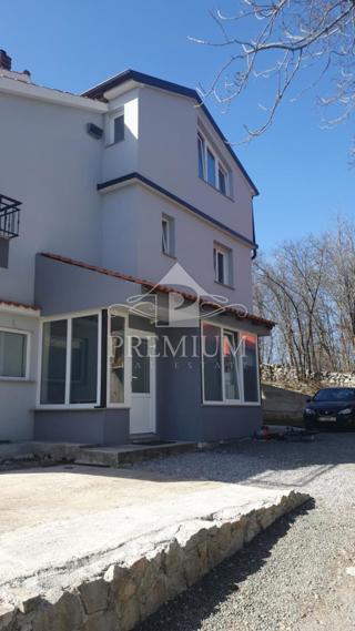 STANOVANJE 2S+B Z VRTOM