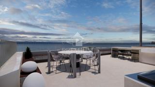 PENTHOUSE Z BAZENOM, DVIGALOM, GARAŽO, BLIŽINA MORJA