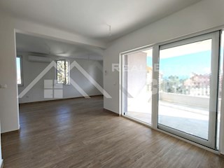 Nepremičnine Brač – Dvosobno stanovanje v novogradnji s pokrito teraso, Bol, naprodaj