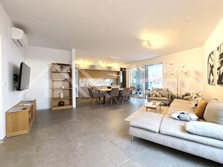 Nepremičnine Čiovo - Penthouse s strešno teraso in čudovitim pogledom na morje, v ekskluzivni novogradnji, prodamo