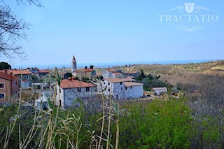 Gradbeno zemljišče s pogledom na morje v bližini Buja, Istra