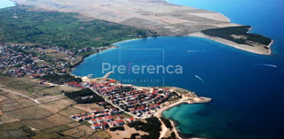 Povljana - gradbeno zemljišče 739m2