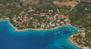 Potočnica - gradbeno zemljišče 750 m2