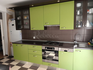 Stanovanje 69 m2, 2 prostora, dvigalo, Pula