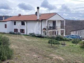 Umag, okolica, veliko istrsko posestvo 7500 m2 z odprtim pogledom, PRILOŽNOST!