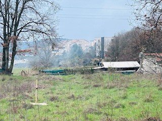 ISTRA, MEDULIN, ZAZIDLJIVO 1250 m2, NEURBANIZIRANO 1015 M2, BLIŽINA MORJA, STANOVANJSKA NAMENA