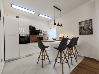 Moderen renoviran stan 62,5 m² v središču Pule, blizu Arene