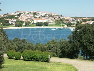 Hiša z dvema apartmajema, 300 m od morja, Pješčana uvala