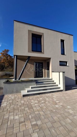 Moderni apartmaji v novi stavbi v centru Labina