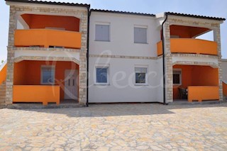 Zadar, Vir, hiša 4 apartmaji, 150m od morja, pogled !!!