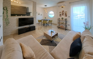 Apartma 72 m2, 1. nadstropje, 200 m od morja, 2 sobe, Medulin