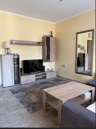 Hiša z 2 apartmajema, 150 m2, blizu morja. Premantura