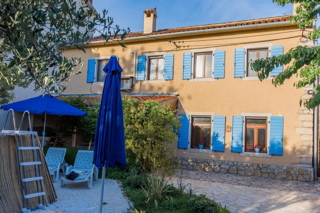 OBNOVLJENA DOMAČA VILA V ŠIŠNU