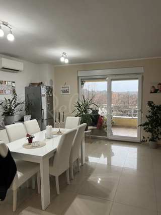 Stanovanje v dveh etažah, 100 m2, 3 sobe, parkirišče, Pula