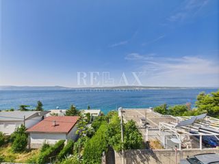 Crikvenica - prostorna hiša z urejenim vrtom