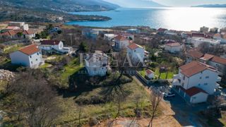 Novi Vinodolski, Povile - zazidljivo zemljišče, 750 m2