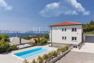 Povile - vila z bazenom, le nekaj korakov od morja