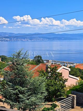 Opatija, Ičići - stanovanje z dodatno mansardo