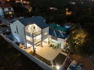 Tribalj - moderna vila z bazenom