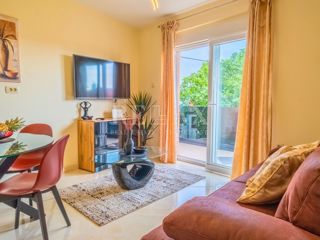 Novi Vinodolski - hiša s 3 stanovanjskimi enotami