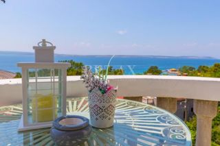 CRIKVENICA - Edinstvena vila na atraktivni lokaciji 30m od plaže