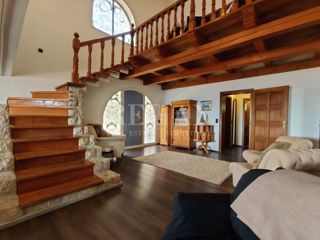CRIKVENICA, JADRANOVO - Hiša z velikim vrtom 2.010 m2