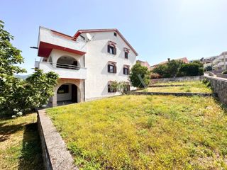 Klenovica - Stanovanje v prvi vrsti z vrtom 250m2